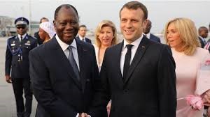 Photo of Macron appelle Ouattara pour contrer la junte malienne.