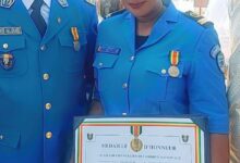 Photo of APRES SA DECORATION HONORIFIQUE PAR LE PRESIDENT ASSIMI GOITA: La 1ere femme commando félicite l’administration de la douane et sollicite une formation continue