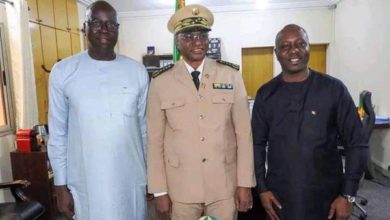 Photo of Visite de courtoisie : Le Gouverneur de Ségou reçu par le DG de la CMSS Ichaka KONÉ