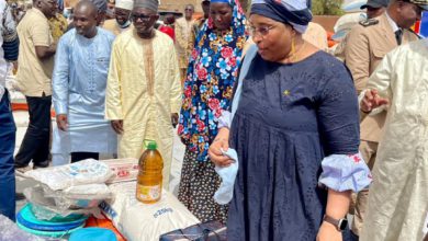 Photo of MACINA: LA MINISTRE DE LA SANTÉ ET DU DÉVELOPPEMENT SOCIAL,COL ASSA BADIALLO TOURE AUX COTES DES DÉPLACES INTERNES