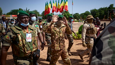 Photo of Mali#LE PRÉSIDENT DE LA TRANSITION ET SES COMPAGNONS PROMUS AU GRADE DE GÉNÉRAL: Les Maliens donnent leur avis sur cette nomination à titre exceptionnel